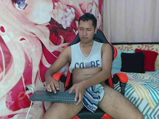 Alessandro-28 Sex Cam Show