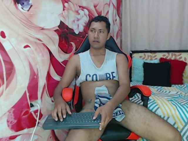 Alessandro-28 Sex Cam Show