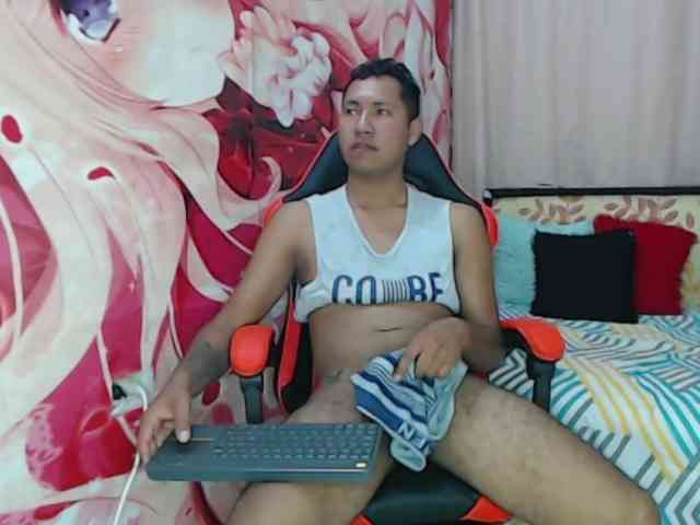 Alessandro-28 Sex Cam Show