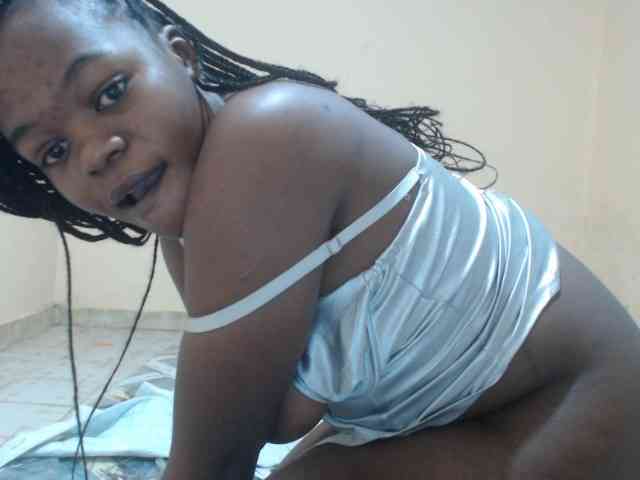 Prettyade22 webcam