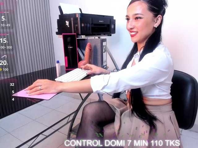 Scarlett-Moon live cam on BongaCams