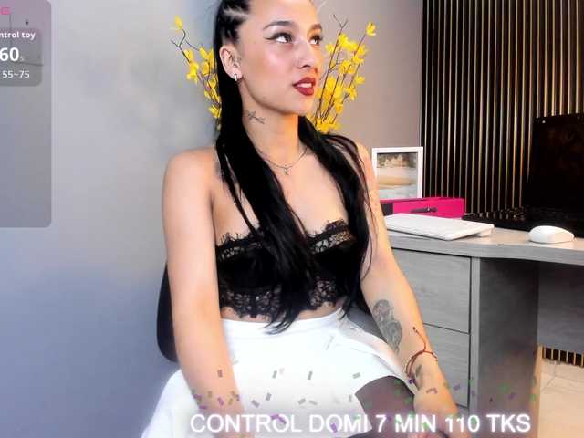 Scarlett-Moon live cam on BongaCams