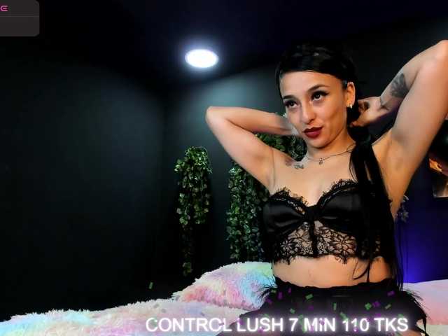 Scarlett-Moon live webcam show