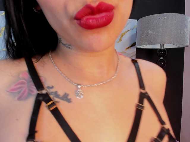 Scarlett-Moon live cam on BongaCams