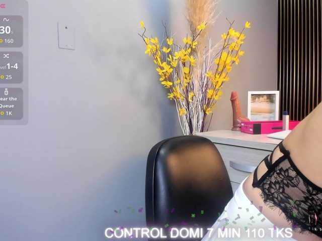 Scarlett-Moon live cam on BongaCams