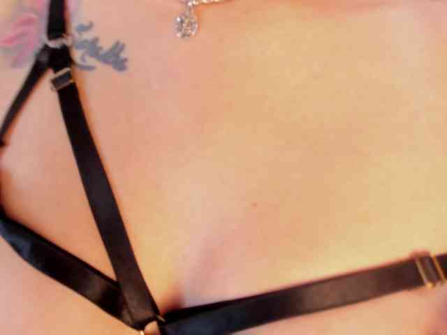 Scarlett-Moon webcam