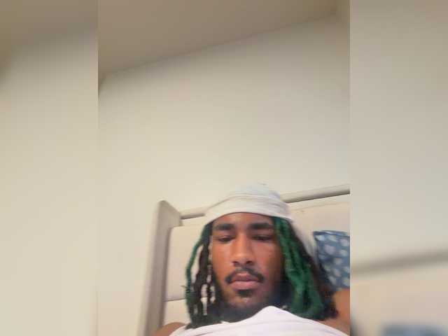 Fineynbbc1 live cam