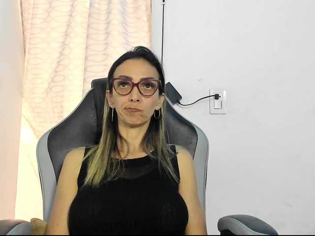 Alanabruner live cam on BongaCams