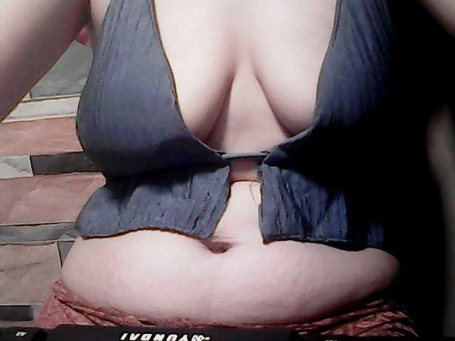 extremelymilkyboobs live cam on BongaCams