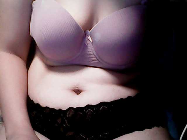 extremelymilkyboobs live cam on BongaCams