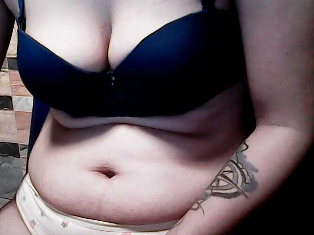 extremelymilkyboobs live cam on BongaCams