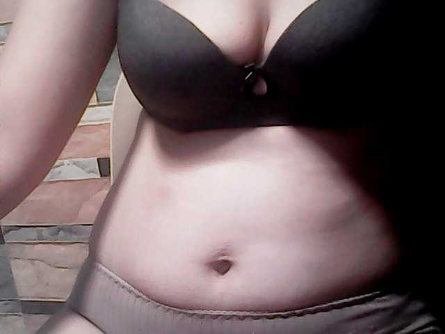 extremelymilkyboobs live cam on BongaCams