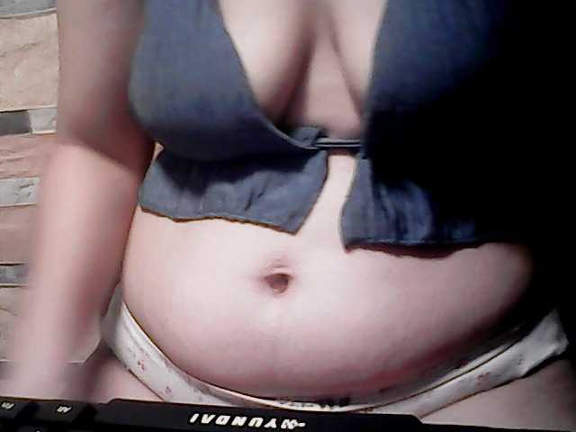 extremelymilkyboobs live cam on BongaCams