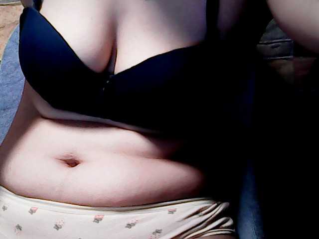 extremelymilkyboobs live cam on BongaCams