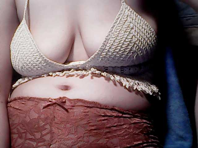 extremelymilkyboobs live cam on BongaCams