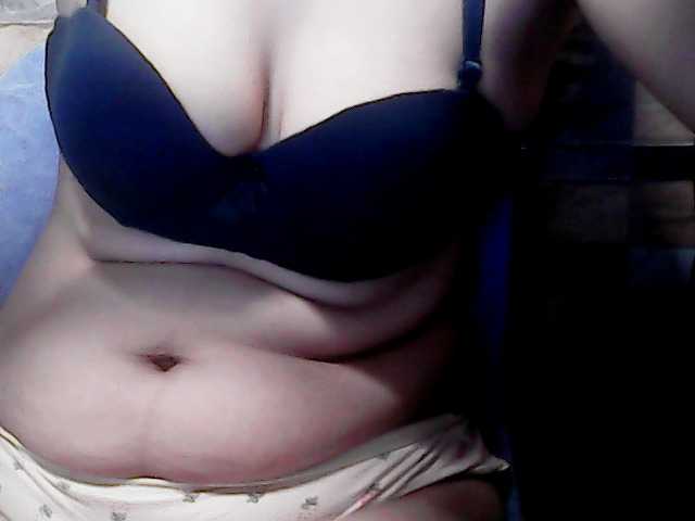 extremelymilkyboobs live cam on BongaCams