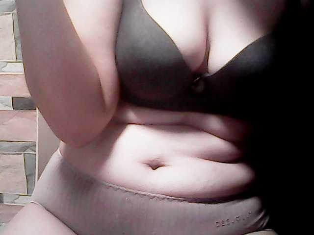 extremelymilkyboobs live cam on BongaCams