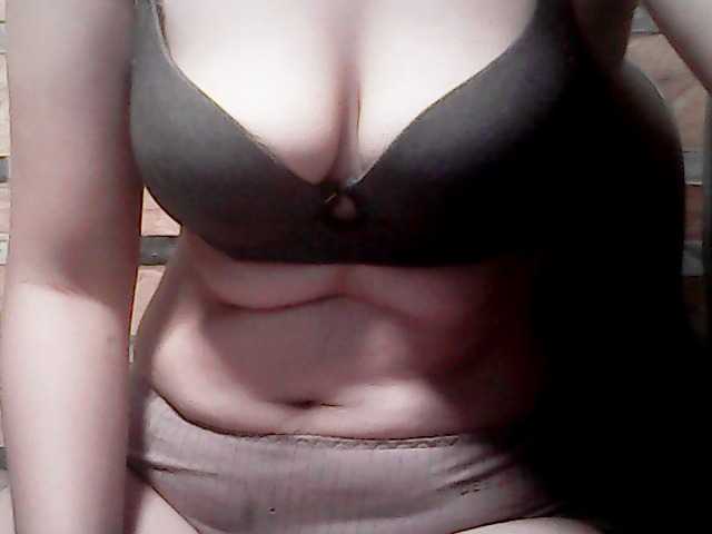 extremelymilkyboobs live webcam show