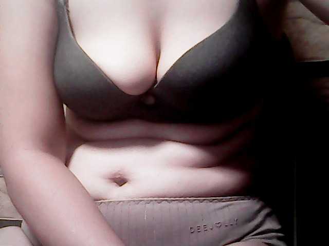 extremelymilkyboobs live webcam show