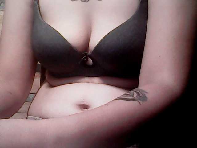 extremelymilkyboobs live webcam show