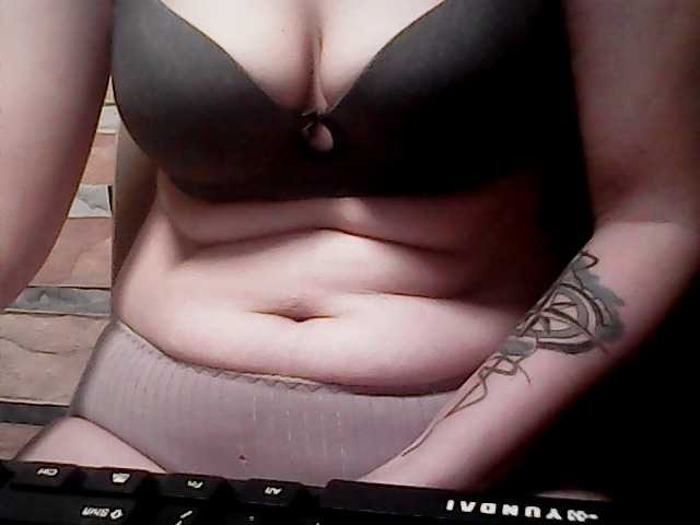 extremelymilkyboobs live webcam show