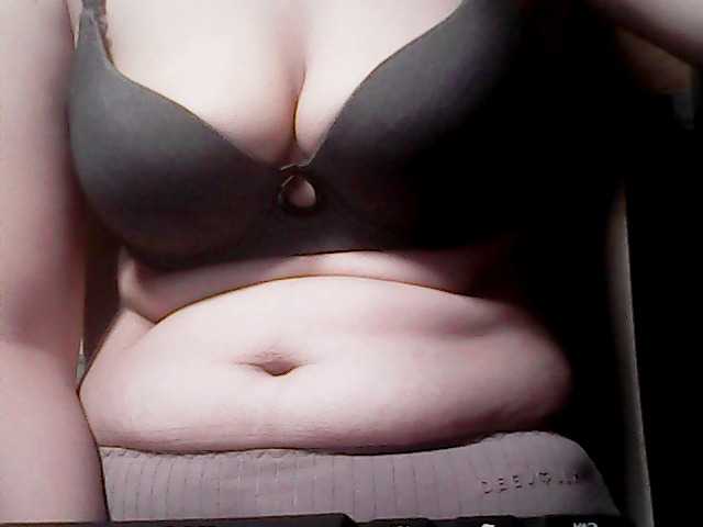 extremelymilkyboobs live cam on BongaCams