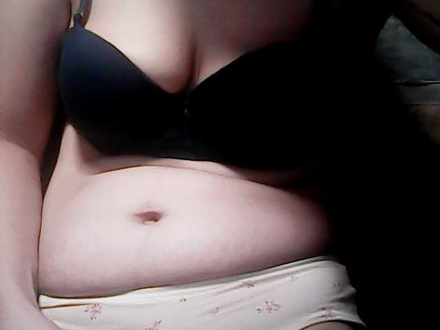 extremelymilkyboobs live cam on BongaCams