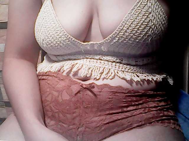 extremelymilkyboobs live cam on BongaCams