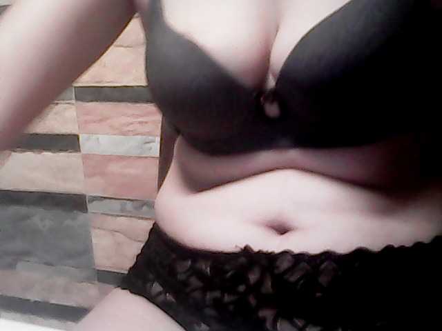 extremelymilkyboobs live cam on BongaCams