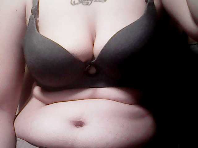 extremelymilkyboobs live webcam show
