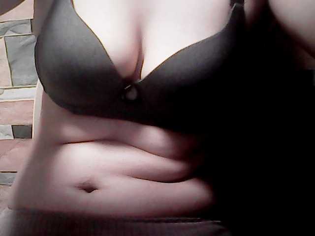 extremelymilkyboobs live webcam show