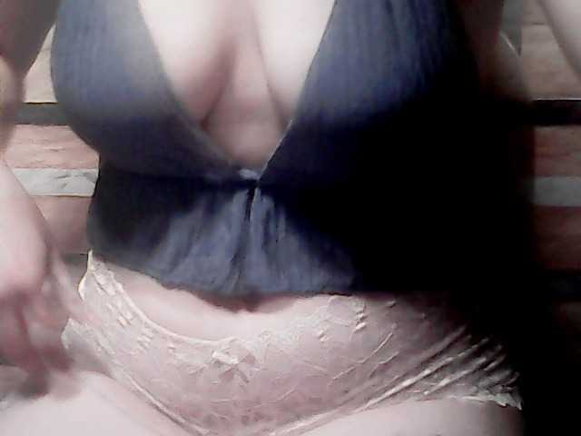 extremelymilkyboobs live webcam show
