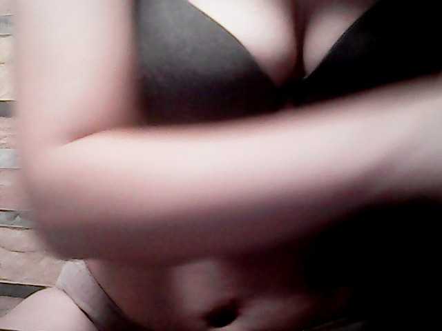 extremelymilkyboobs live webcam show