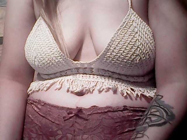 extremelymilkyboobs live webcam show