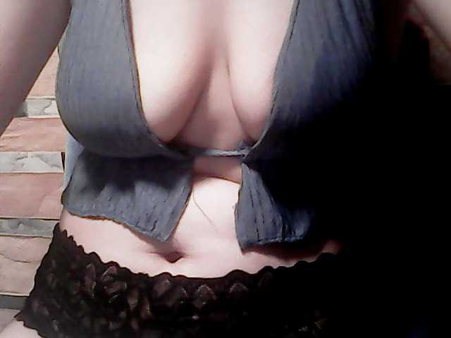 extremelymilkyboobs live cam on BongaCams
