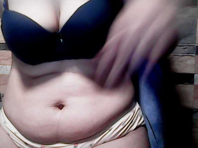 extremelymilkyboobs live cam on BongaCams