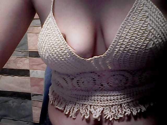 extremelymilkyboobs live cam on UnifiedCams