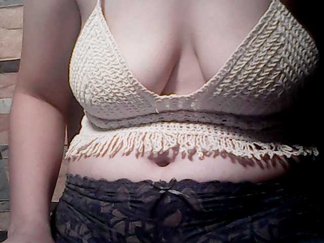 extremelymilkyboobs live cam on BongaCams