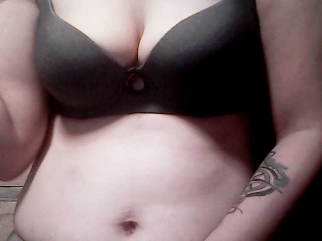 extremelymilkyboobs live webcam show