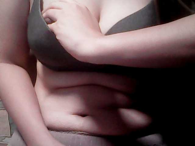 extremelymilkyboobs live webcam show