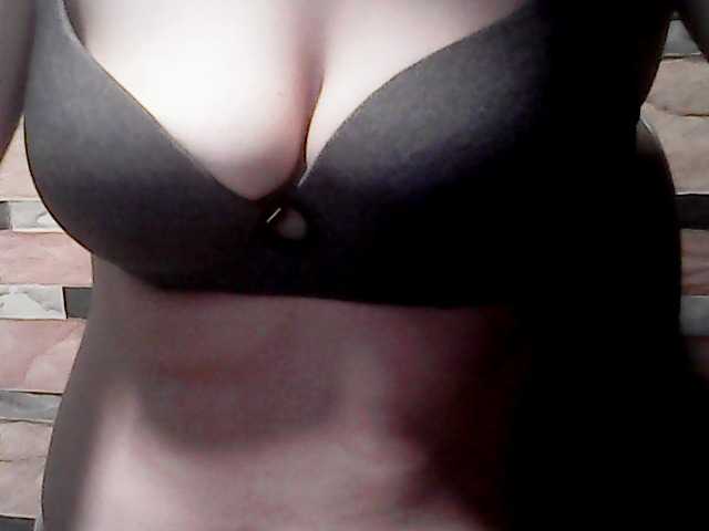 extremelymilkyboobs live cam
