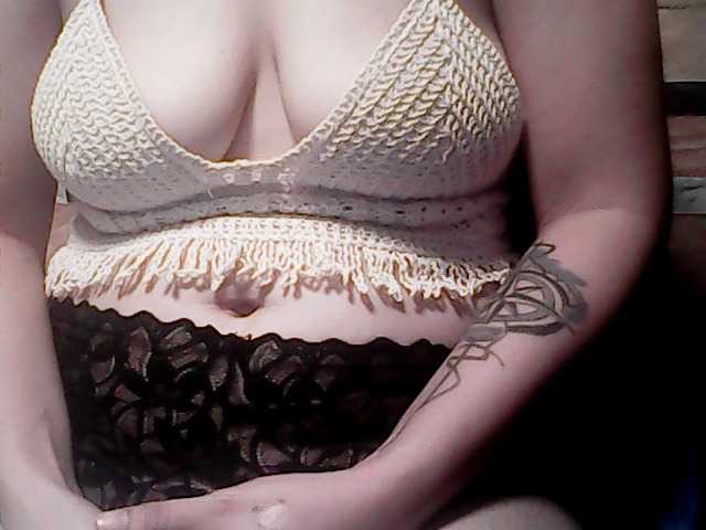 extremelymilkyboobs live cam on BongaCams