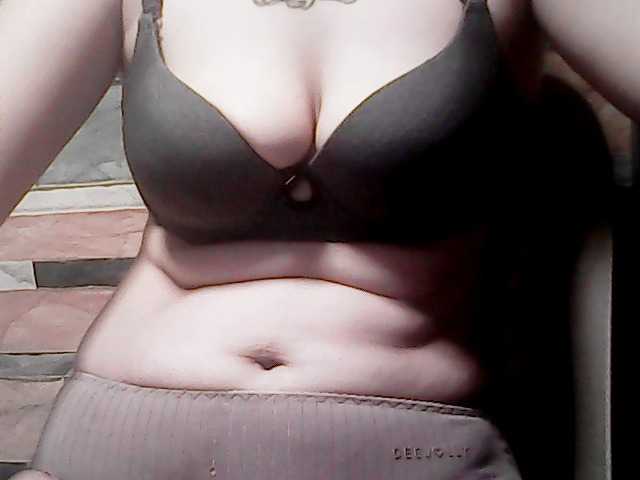 extremelymilkyboobs live webcam show