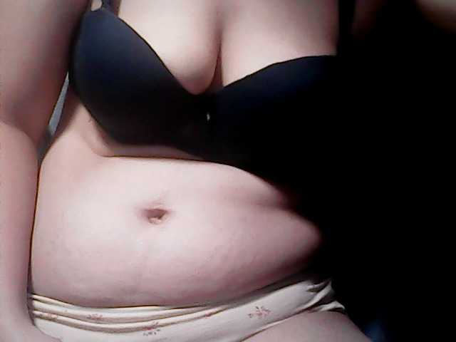 extremelymilkyboobs live cam on BongaCams
