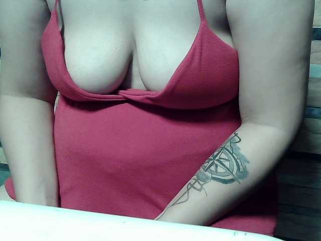 le modèle extremelymilkyboobs est en webcam porno dans un show sur le site bongacams, il possède les tags suivants: Asian,Brunette,Trimmed