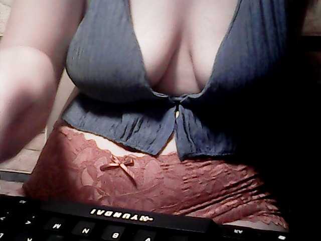 extremelymilkyboobs live cam on BongaCams