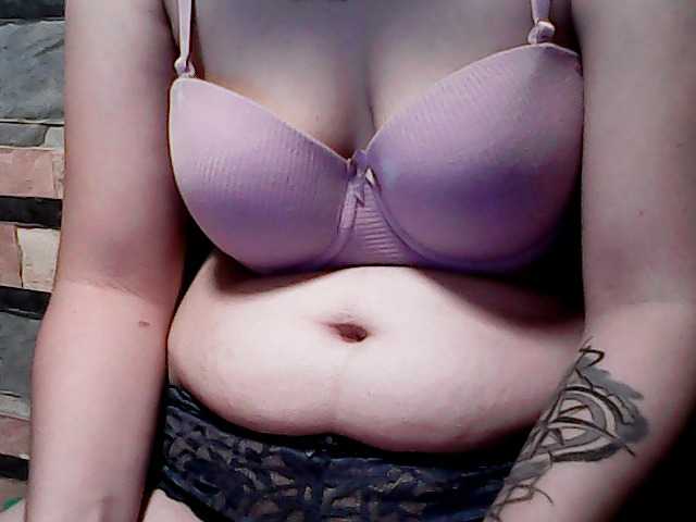 extremelymilkyboobs live cam on BongaCams
