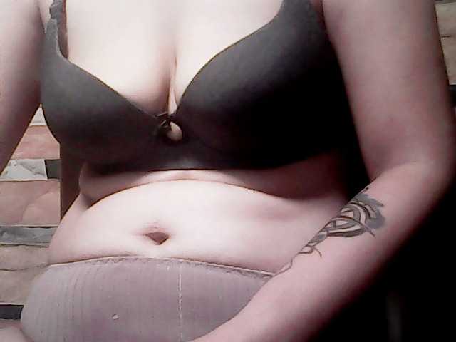 extremelymilkyboobs webcam