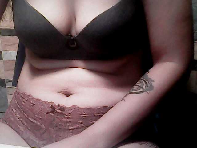 extremelymilkyboobs live webcam show