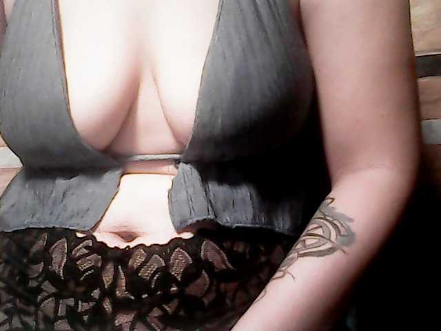 extremelymilkyboobs live cam on BongaCams
